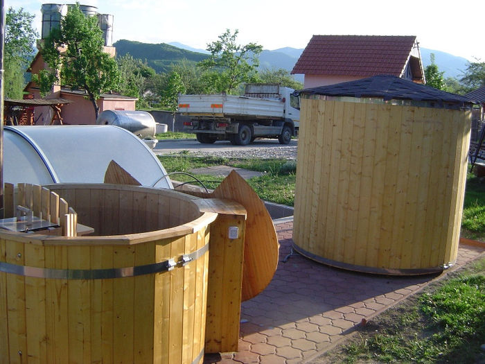 Sauna BARREL verticala & hot tub 4 - Ciubar din lemn pentru baie - hottub