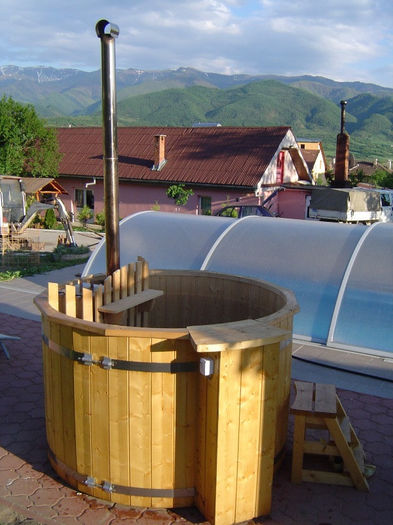 Hot tub - soba submersibila 9 - Ciubar din lemn pentru baie - hottub