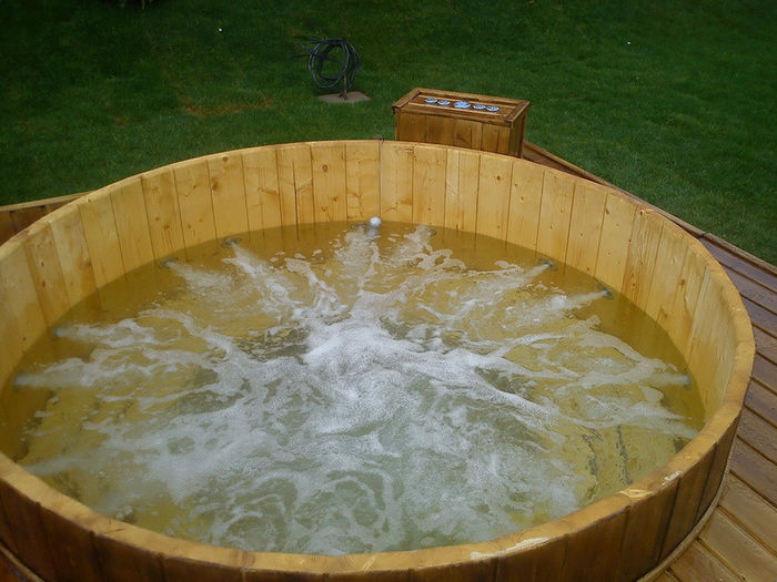 Hot tub - jacuzzi din lemn 6