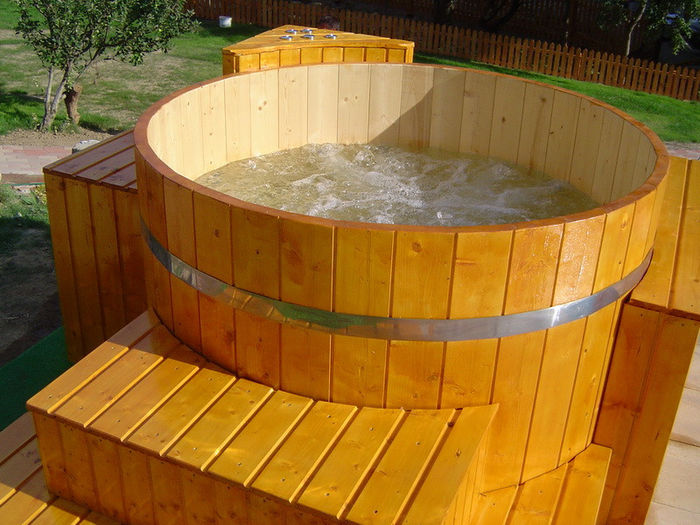 Hot tub - jacuzzi lemn 4 - JACUZZI din lemn  HOTTUB-SPA - ciubar