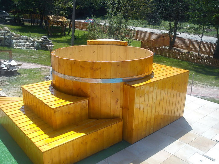 Hot tub - jacuzzi lemn 7 - JACUZZI din lemn  HOTTUB-SPA - ciubar