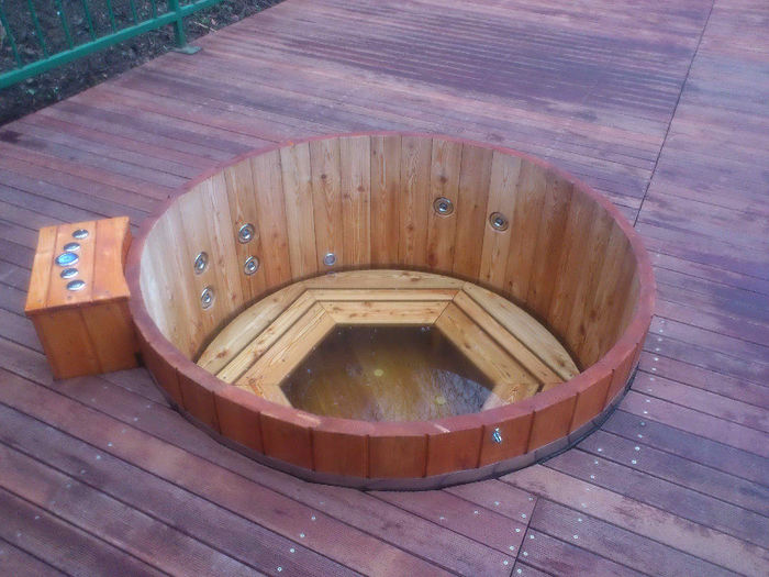 Jacuzzi  din lemn   terasa deck 1 - JACUZZI din lemn  HOTTUB-SPA - ciubar