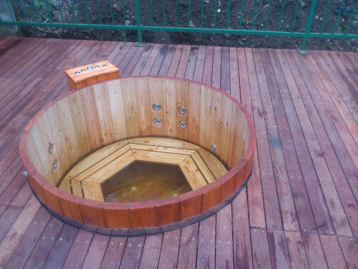 Jacuzzi  din lemn   terasa deck 3 - JACUZZI din lemn  HOTTUB-SPA - ciubar