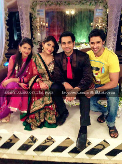 554493_423582987716023_509669369_n