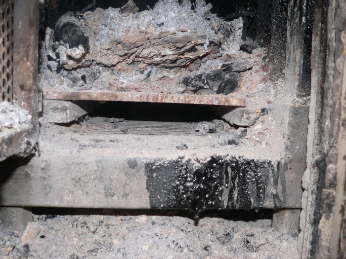 P1100269; dublu gratar pentru eficienta arderii
