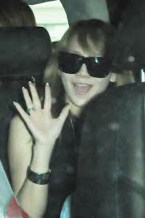 sm - 2NE1 IN FIECARE ZI 2