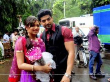 2553040_still-image-of-maan-and-geet-166038-geet-hui-sabse- 2553040_still-image-of-maan-and-geet-166038-geet-hui-sabse-