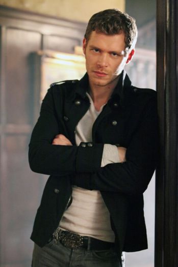 Klaus (16) - Joseph Morgan