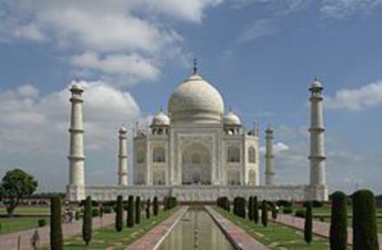 250px-Taj_Mahal,_Agra,_India - Povestea TAJ MAHALULUI