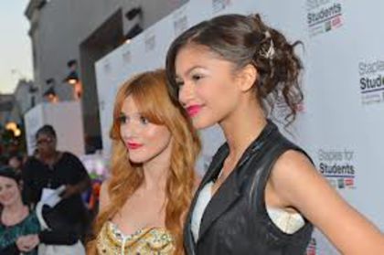 [p[p[p[p[p - Bella si Zendaya