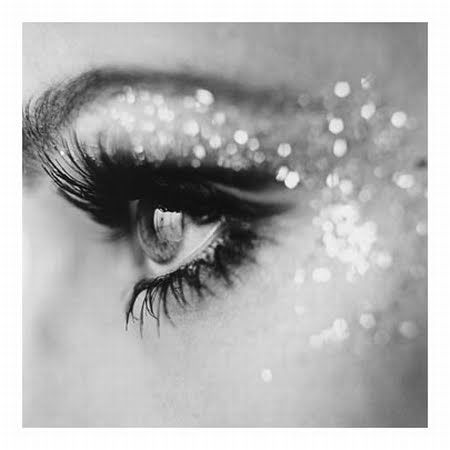  - GlItTeR eYeS