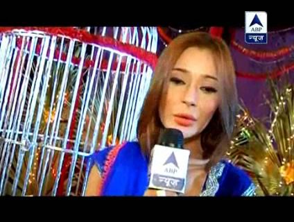 00_02_09 - B-Sara Khan Item Number-B