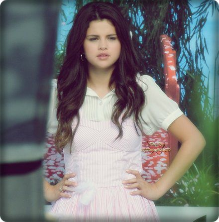 ... [Maddy ii privea cu tristete ]... - xX Parte x1 Xx