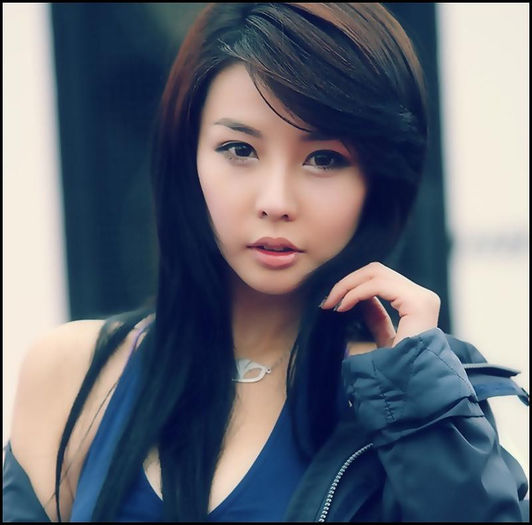 - Cum..:| Tie nu ti.e bine?! :| De ce ai speriat.o in halul asta? :|