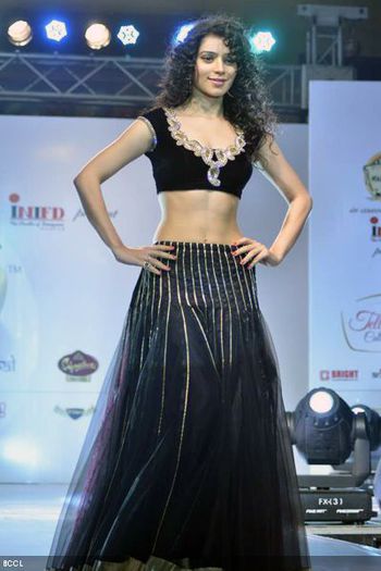 Sukirti-Kandpal-dazzles-the-ramp-during-the-launch-of-Telly-Calendar-2013-held-at-Lalit-Hotel-in-Mum - Sukirti Kandpal NEW LOOK