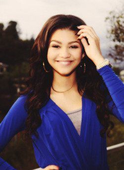 Zendaya-3-zendaya-coleman-33189206-250-343