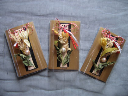 IMG_1040; 13Frezii cu perla , lucrate manual
