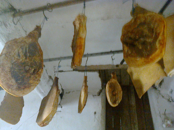 Fotografie0648 - vind sunca si slanina de mangalita si vietnamezi
