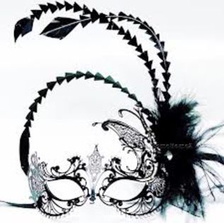  - MAsqUEraDE maSKs