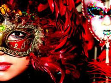  - MAsqUEraDE maSKs