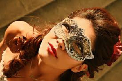  - MAsqUEraDE maSKs