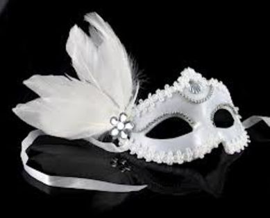  - MAsqUEraDE maSKs