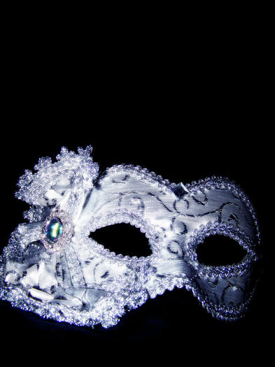  - MAsqUEraDE maSKs