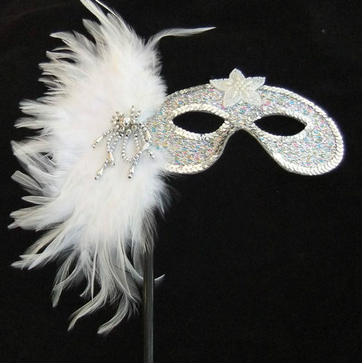  - MAsqUEraDE maSKs