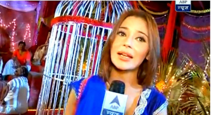52-vert - SARA KHAN NEW PIC 8