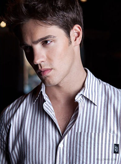 Steven R. McQueen (19)