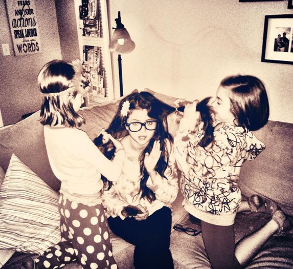 427754_10151238758750975_30855417_n - Selena Gomez