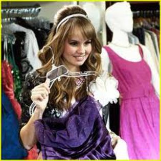 descărcare (9) - Debby Ryan