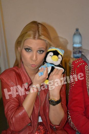 549206_484995294871107_90114864_n