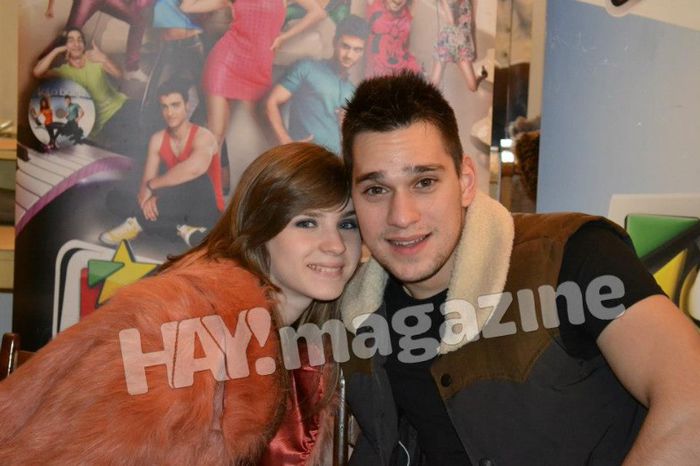 563041_484995514871085_1338096803_n