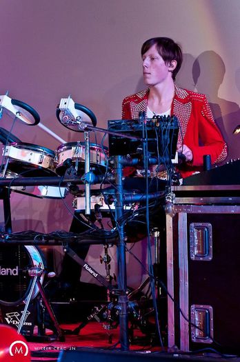 557878_371243322982773_670138224_n