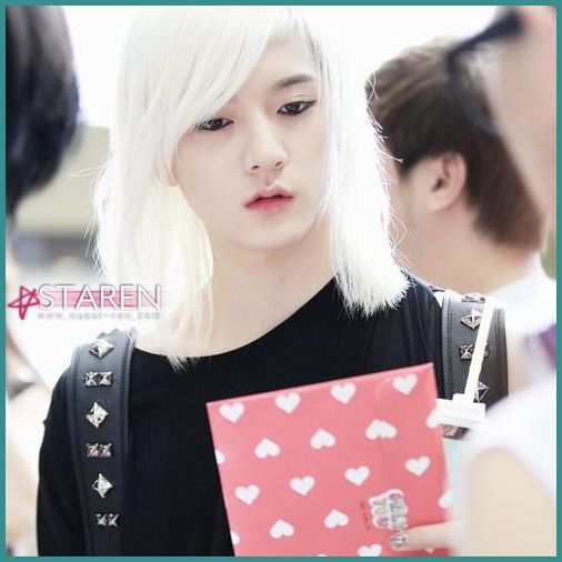 #. [vorbind la tel] Sau..ya,ya,ya..Hya.:d!. - l - x - Episodul 11 - x - l