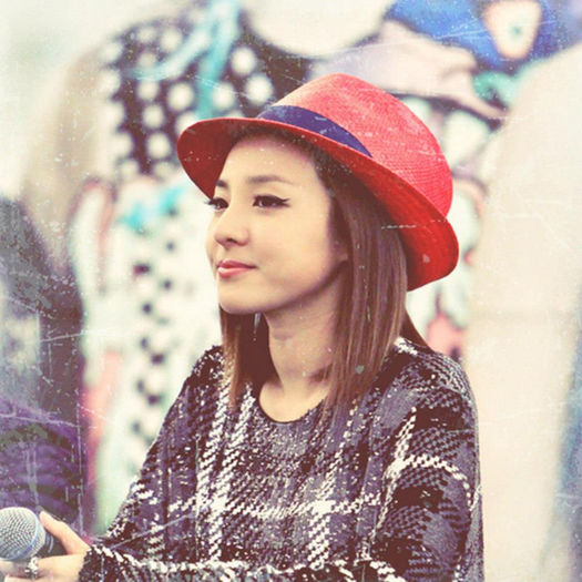 - Ahh..ai primit un corp de adolescenta si te simti ca la 103 ani..nu? /:) - 1 _ Courage is my second name