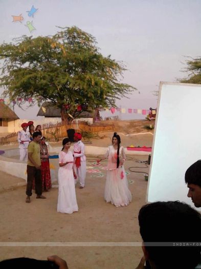 259489-saraswatichandra-shooting-stills - jennifer winget12