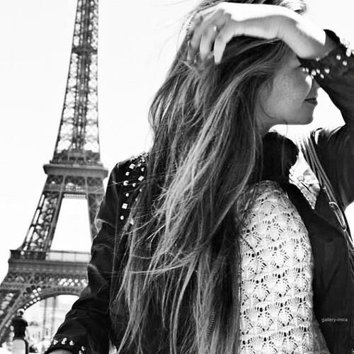 548742_313376422111175_866322565_n; Las'o sa cada,sa se raneasca, sa planga,sa simta ca traieste.Caci stii bine ca intr-un final,mereu zambeste!
