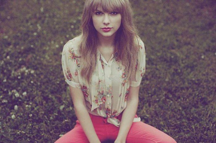 561788_10151150555975369_639878101_n - Taylor Swift