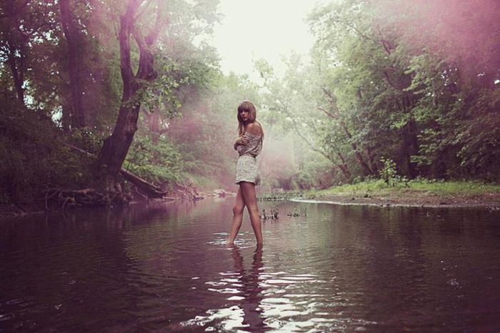 565043_10151150556570369_354619090_n - Taylor Swift