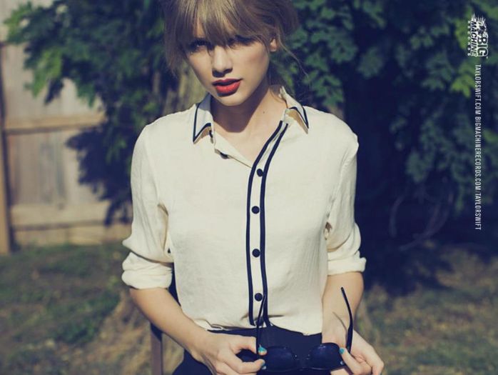 21359_361900200568250_1738655182_n - Taylor Swift