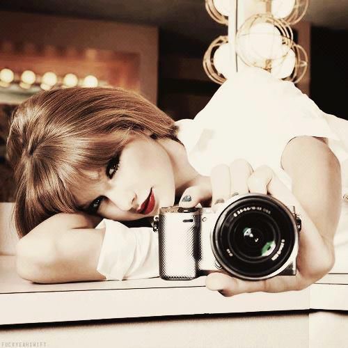 602760_384135751678028_1001967956_n - Taylor Swift