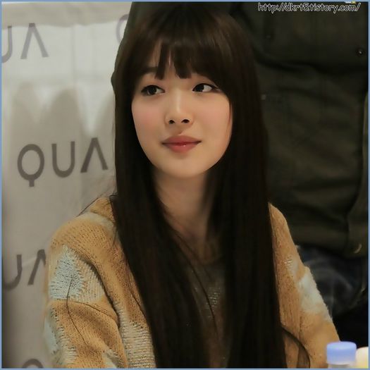 - E bine..:)) Mnoh..De ce nu vine nimeeni? -_- :))