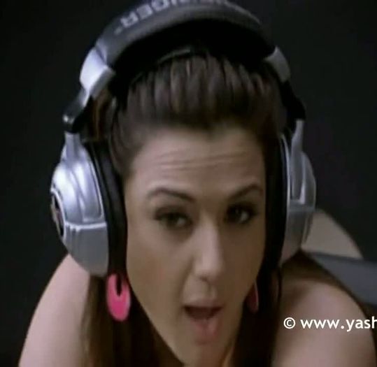 vlcsnap-00066 - xo - Filmari Salaam Namaste