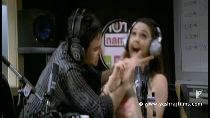 vlcsnap-00083 - xo - Filmari Salaam Namaste