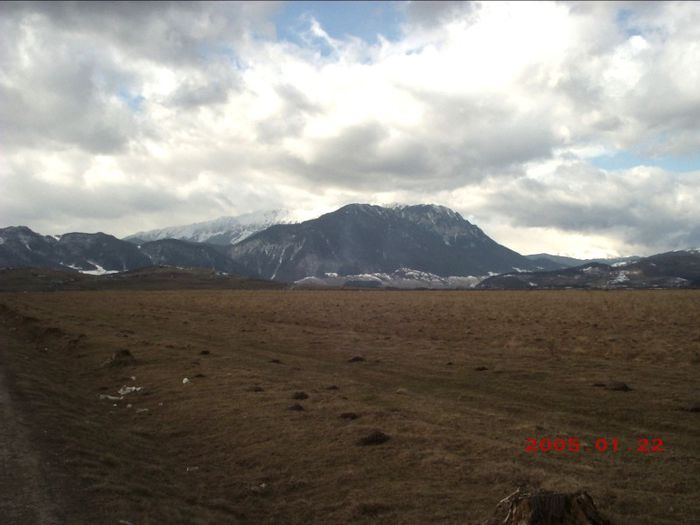 175. Piatra Craiului vz.dinspre Tohan 175. Piatra Craiului vz.dinspre Tohan