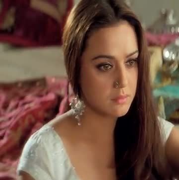 preity-zinta-veer-zaara-caps (37)