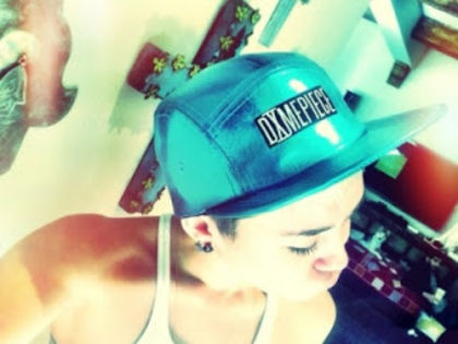 normal_20130216_BDQAxy4CcAEk-1h