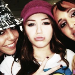 12 - 0x - Icons with Miley